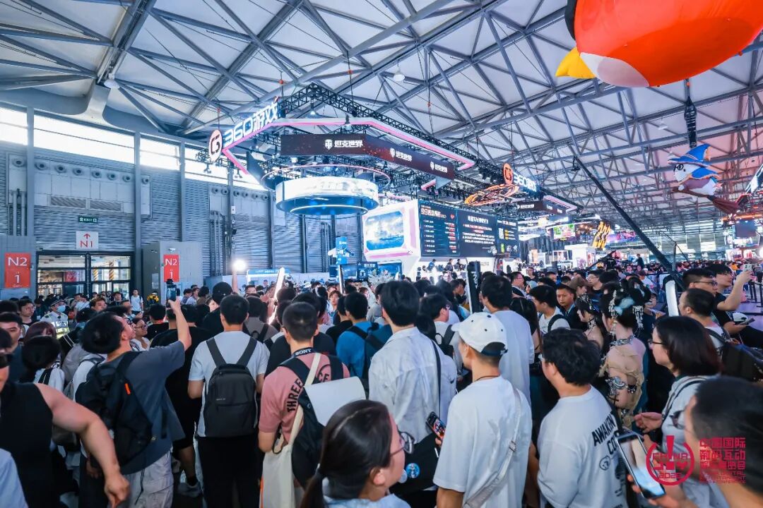 43.89万人次再创新高!第23届ChinaJoy圆满落幕:感谢有你,共赴这场“与AI同游”的盛夏之约 https://cms3.chinajoy.net/157/upload/resources/image/103545.jpg?token=Bearer eyJhbGciOiJIUzUxMiJ9.eyJpc3MiOiJlY2hpc2FuIiwic3ViIjoie1wiY2xpZW50XCI6XCJXRUJcIixcInR5cGVcIjpcIlVTRVJcIixcIm5hbWVcIjpcInVzZXIyX2FwaVwiLFwic2lnbmF0dXJlXCI6bnVsbCxcImV4cGlyZXNfaW5cIjoxODAwMDAwMH0iLCJpYXQiOjE3ODU4MzQ1ODEsImV4cCI6MTc4NTg1MjU4MX0.HoThmgOAUMt0EpWerAm8NYzl6DOy1GtDxDIOGVxXjea3HVMpGDIiP16BBotix2abTm3MiXT5hcOKdUHNC1Lp7g